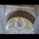 Stiftermosaik aus dem 11. Jh. Maria als Theotokos, umgeben vom Kirchenstifter Kaiser Justinian mit dem Modell der Hagia Sophia und von Kaiser Konstantin